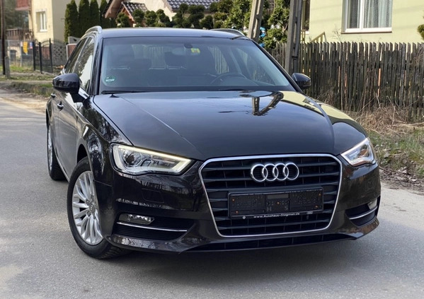Audi A3 cena 48900 przebieg: 211000, rok produkcji 2013 z Poręba małe 254